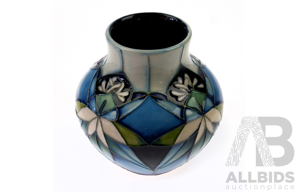 Moorcroft Porcelain Vase in Colours of Kiribati Design by Nicola Slaney in Original Box
