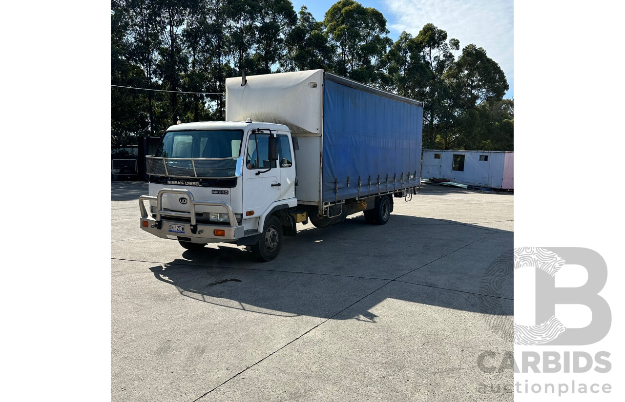 02/2004 Nissan UD Mk 240  Pantech /With Tail lift