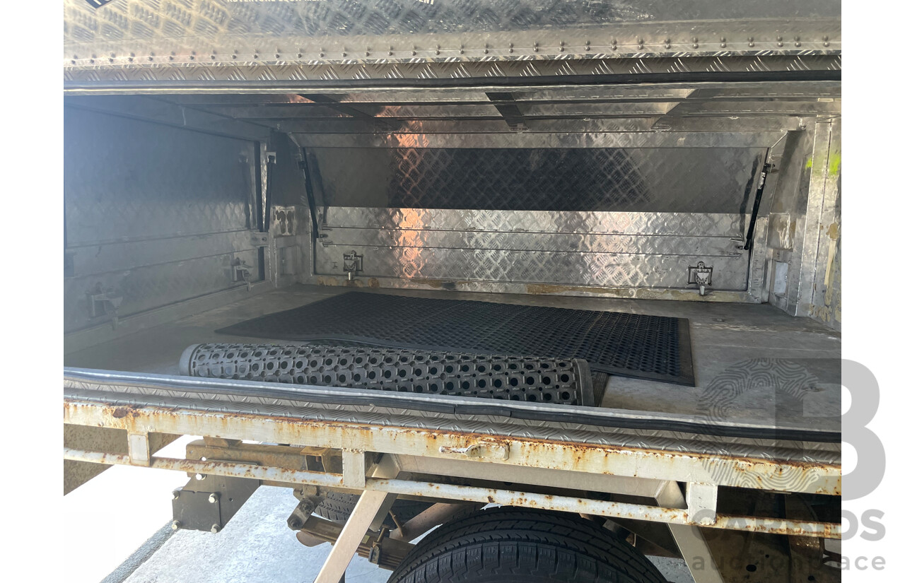 10/2006 Mitsubishi Triton GLX (4x4) ML C/Chas White 3.2L