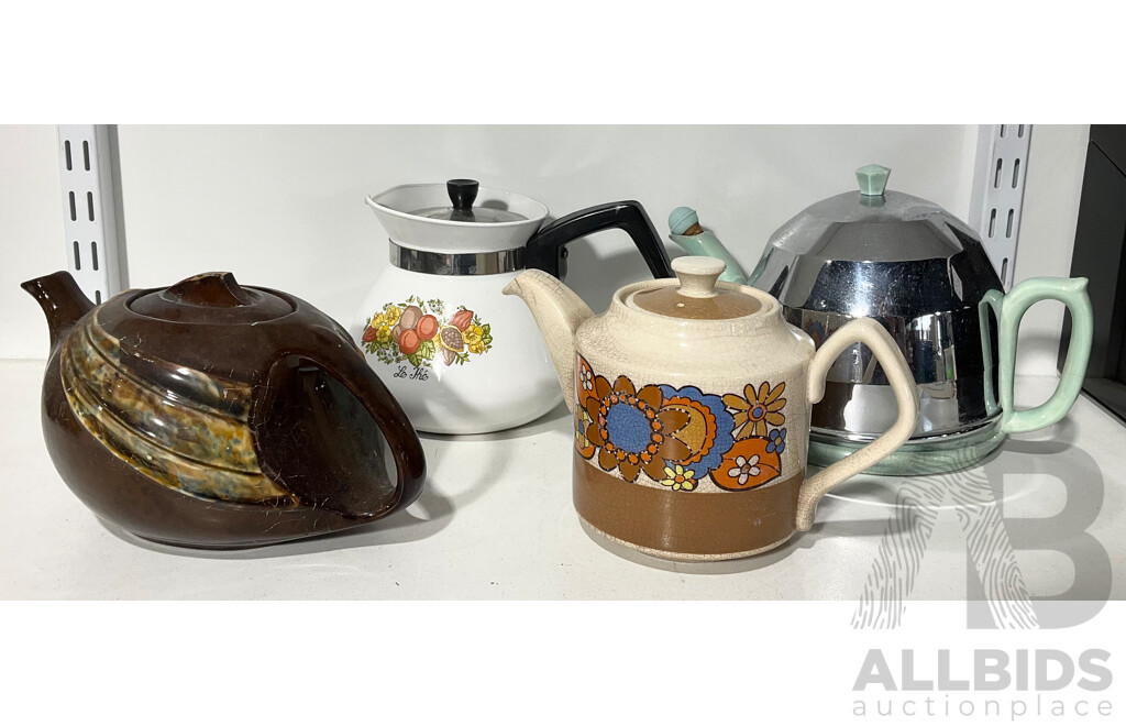 Good Collection of Vintage Teapots Including Sadler and Corningware