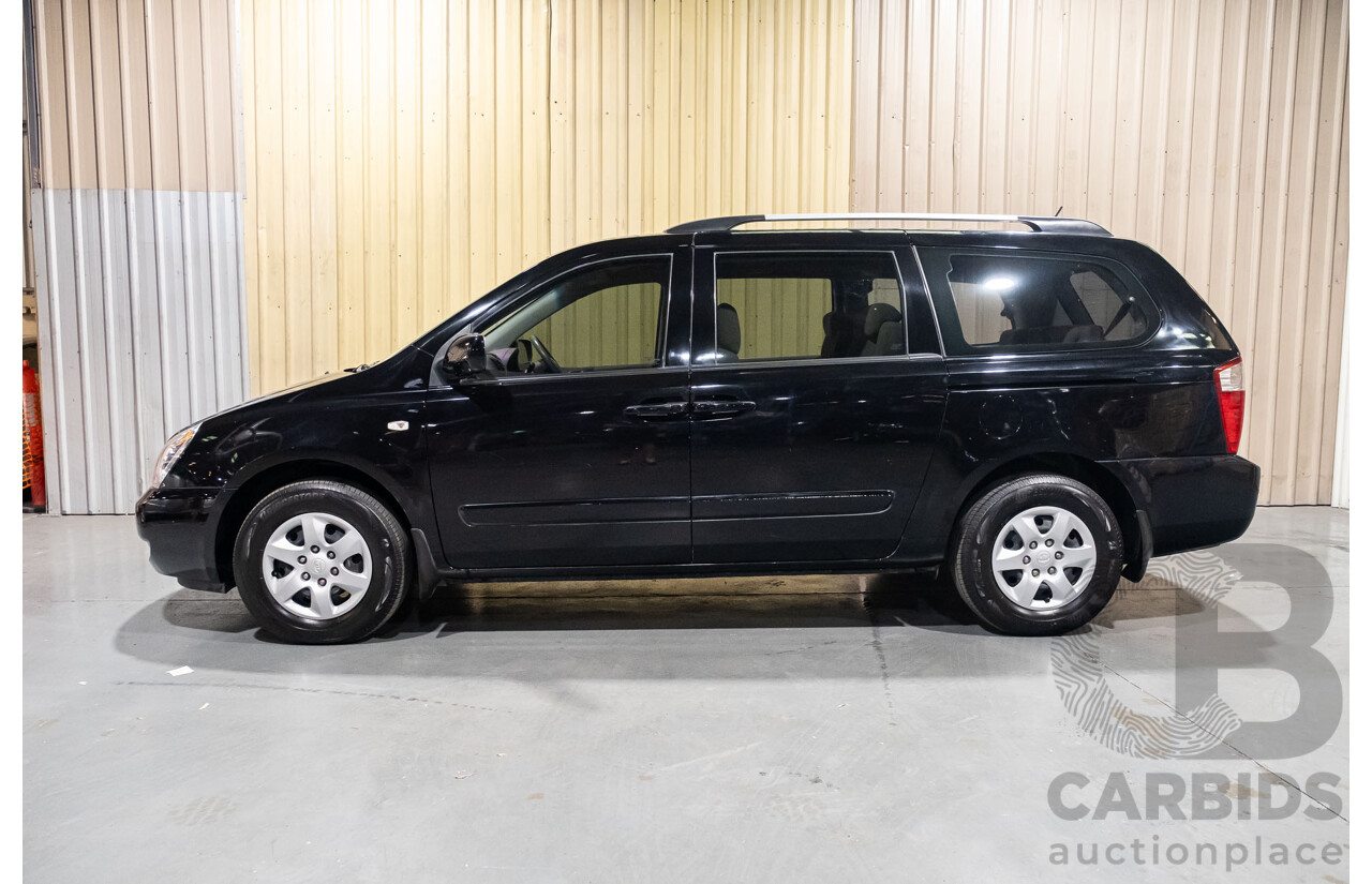 11/2009 Kia Grand Carnival (EX) VQ 4d Wagon Black V6 3.8L