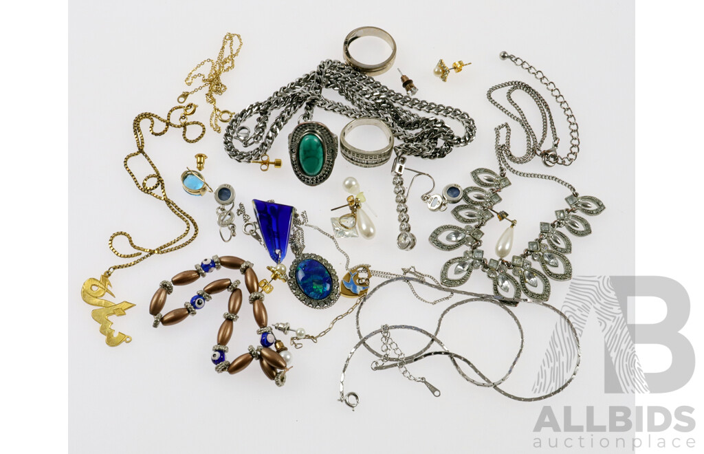 Collection of Jewellery Items Including Sterling Silver Rings in Various Condition