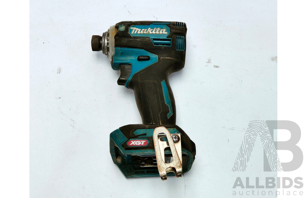 MAKITA Lot of 4 Cordless Drills - Skin Only