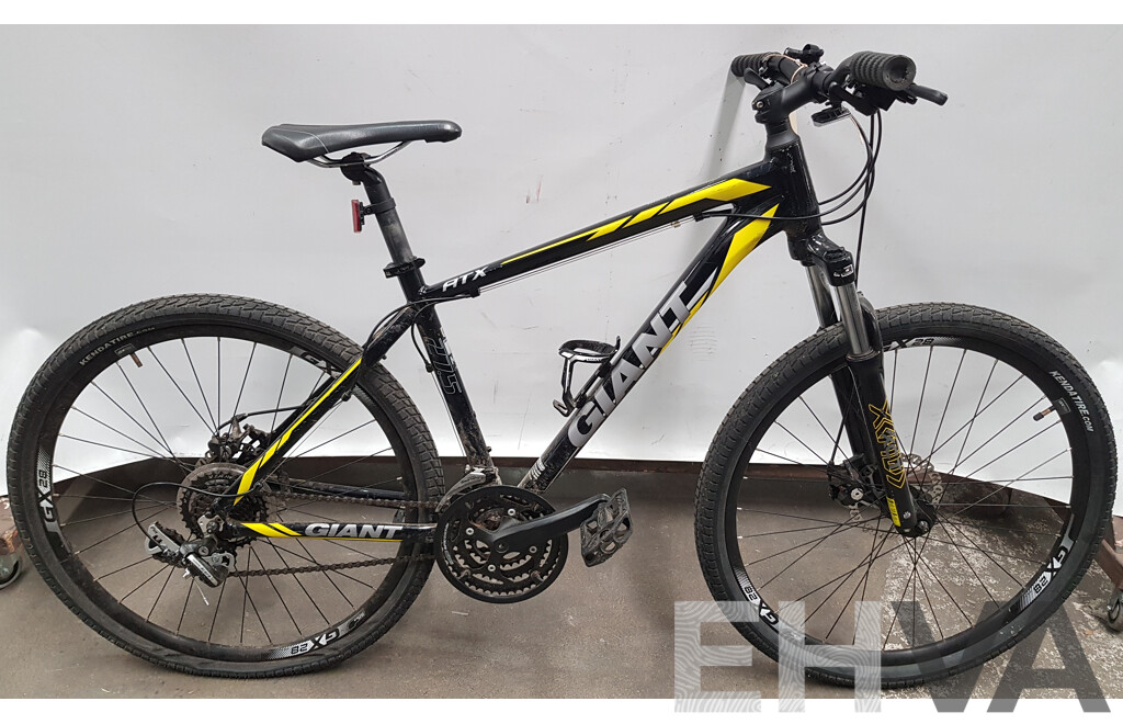Giant ATX 27.5 10-Speed Mountain Bike