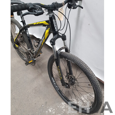 Giant ATX 27.5 10-Speed Mountain Bike
