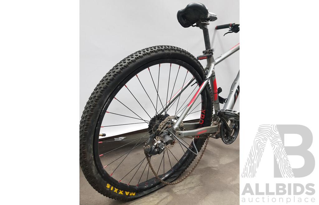 Avanti Montari 10 Speed Mountain Bike