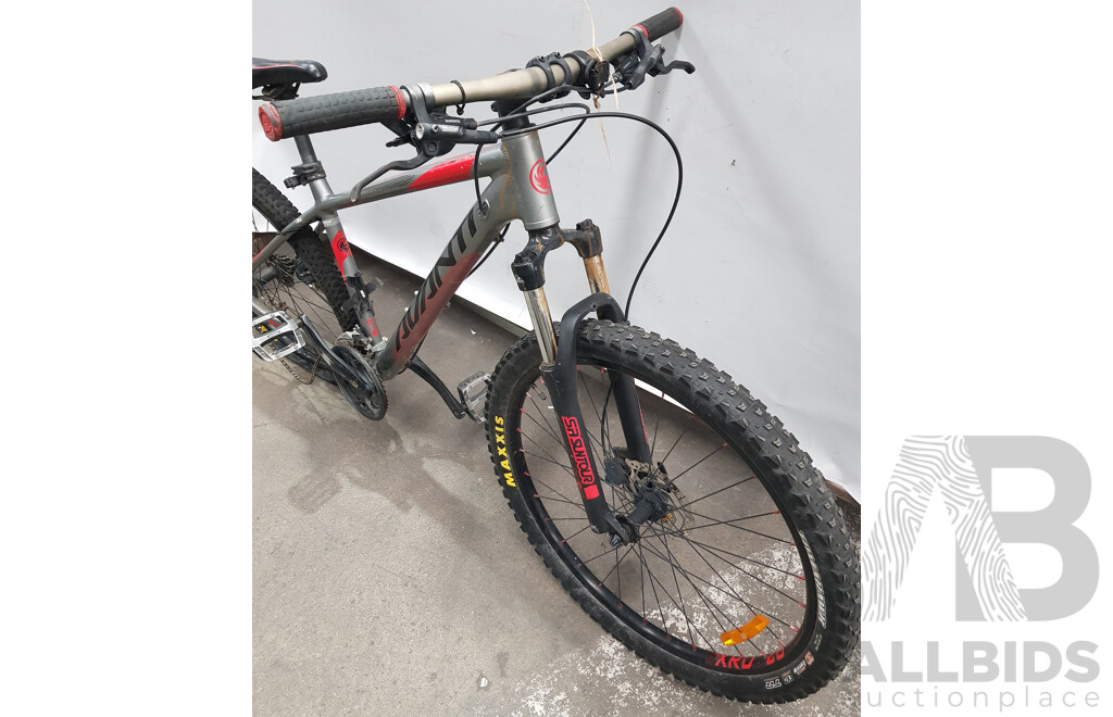 Avanti Montari 10 Speed Mountain Bike