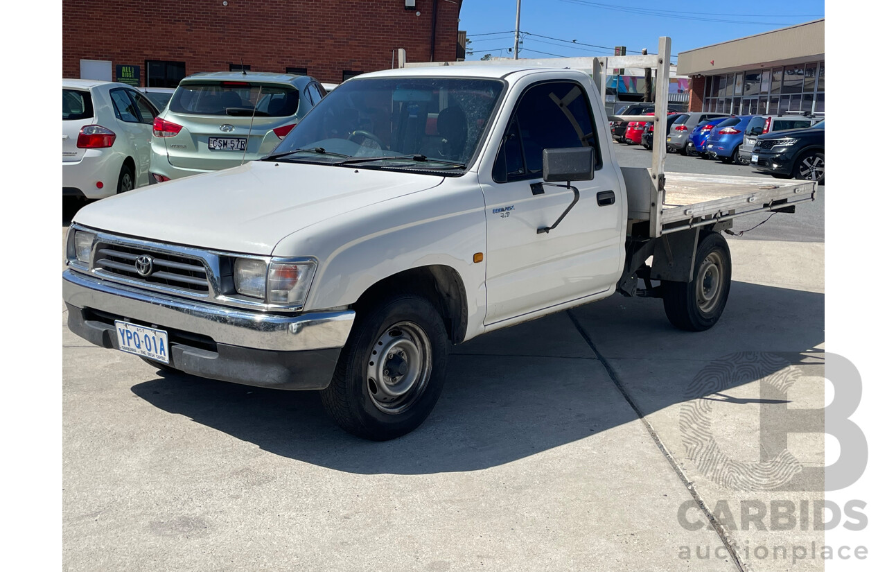 4/1999 Toyota Hilux SR5 RZN149R Dual Cab P/Up White / Silver Or Chrome 2.7L