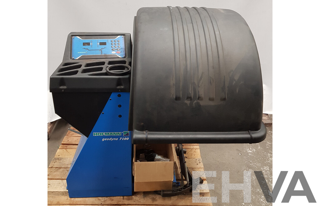 Hoffman Geodyna 7100 Wheel Balancer with Digital Display