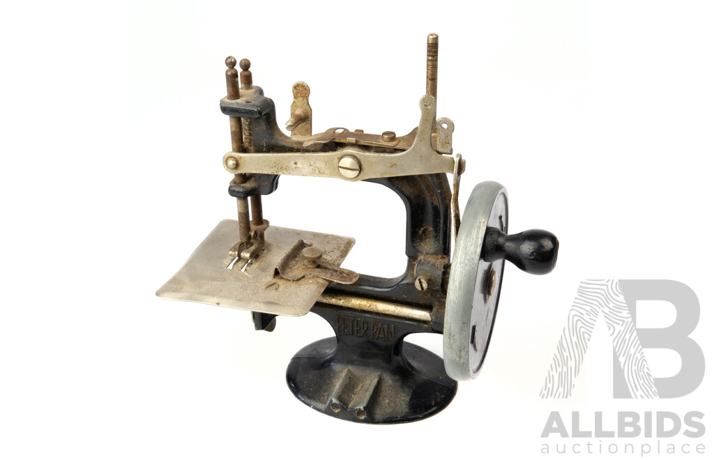 Vintage Peter Pan Toy Sewing Machine, Model 0