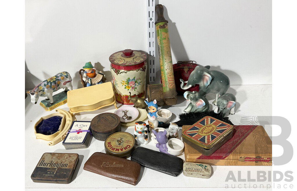 Good Mixed Lot of Vintage Knic-Knacks and Curios