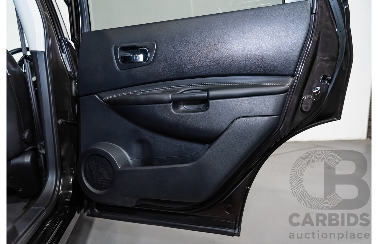 6/2014 Nissan Dualis +2 Ti-L (4x2) J10 MY13 4d Wagon Metallic Black 2.0L - 7 Seater