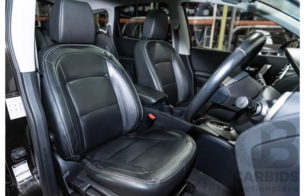 6/2014 Nissan Dualis +2 Ti-L (4x2) J10 MY13 4d Wagon Metallic Black 2.0L - 7 Seater