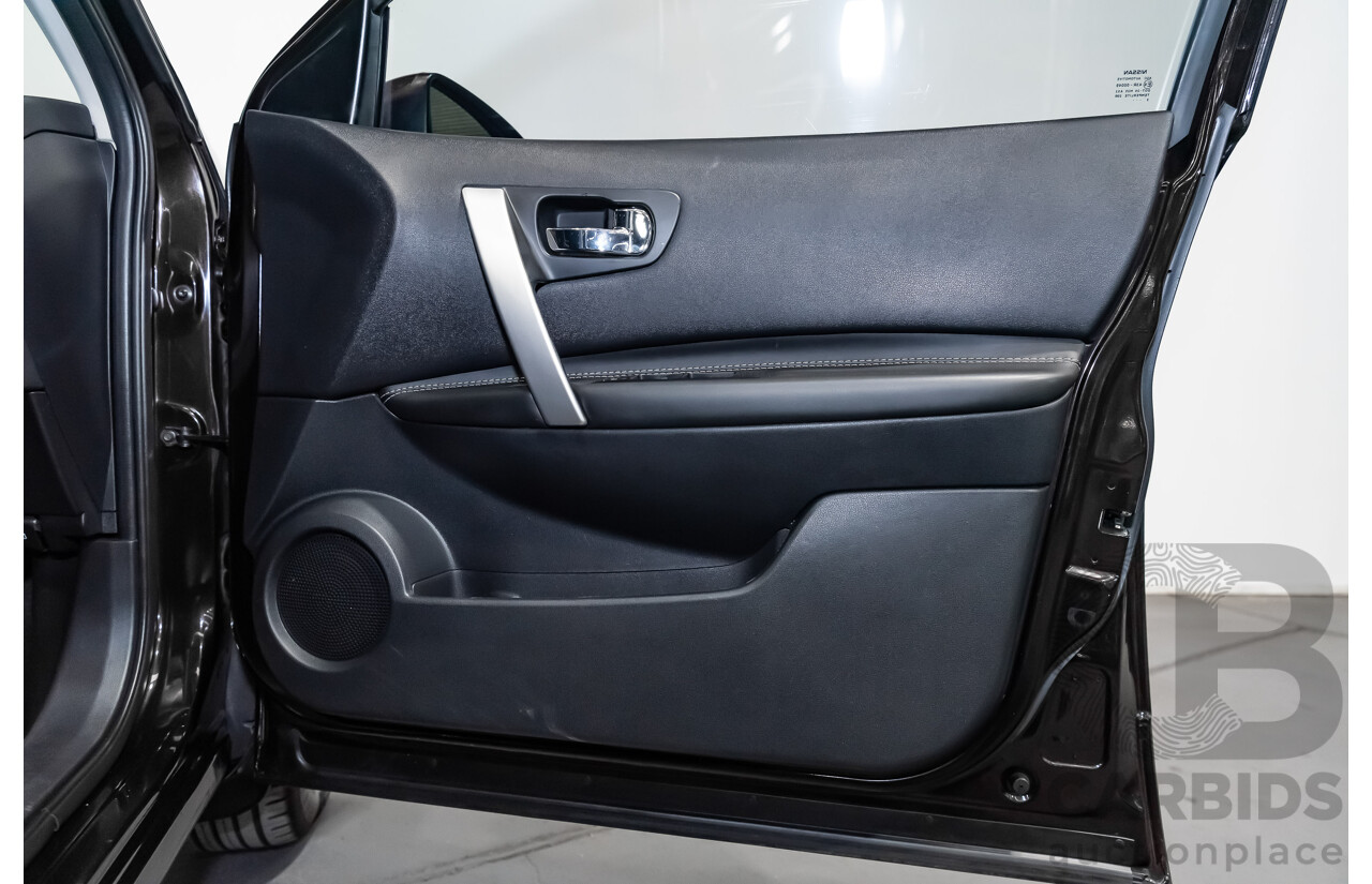 6/2014 Nissan Dualis +2 Ti-L (4x2) J10 MY13 4d Wagon Metallic Black 2.0L - 7 Seater