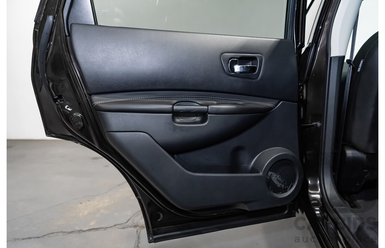 6/2014 Nissan Dualis +2 Ti-L (4x2) J10 MY13 4d Wagon Metallic Black 2.0L - 7 Seater
