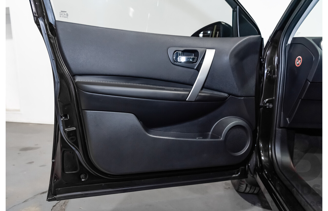 6/2014 Nissan Dualis +2 Ti-L (4x2) J10 MY13 4d Wagon Metallic Black 2.0L - 7 Seater
