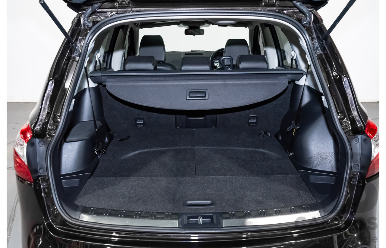 6/2014 Nissan Dualis +2 Ti-L (4x2) J10 MY13 4d Wagon Metallic Black 2.0L - 7 Seater