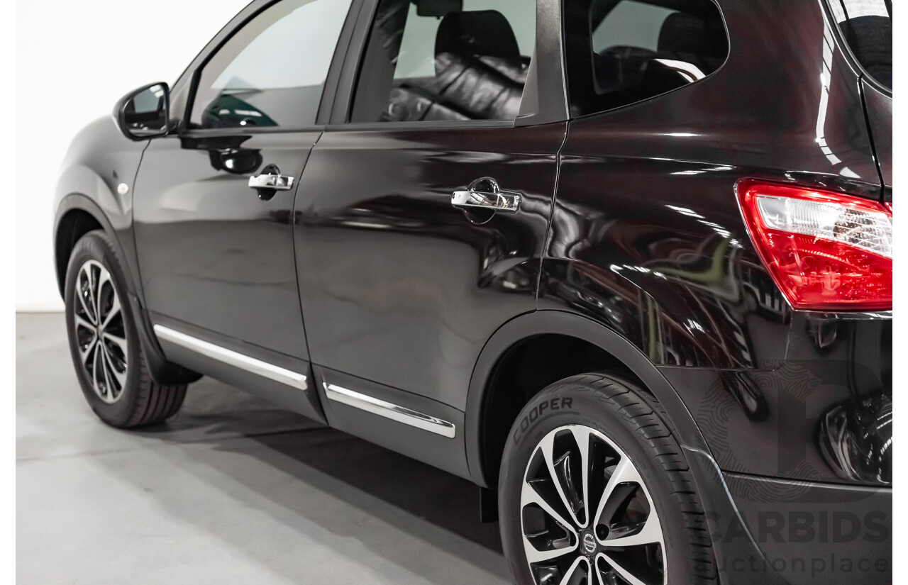 6/2014 Nissan Dualis +2 Ti-L (4x2) J10 MY13 4d Wagon Metallic Black 2.0L - 7 Seater