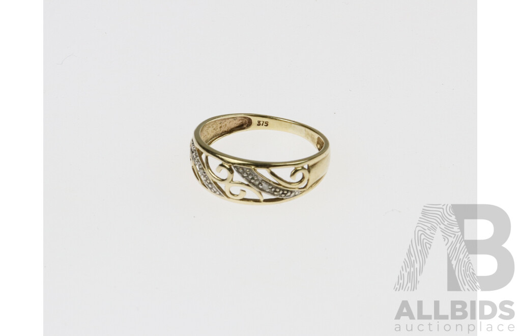 9ct Yellow & White Gold Diamond Set Ring, Size N, 1.51 Grams