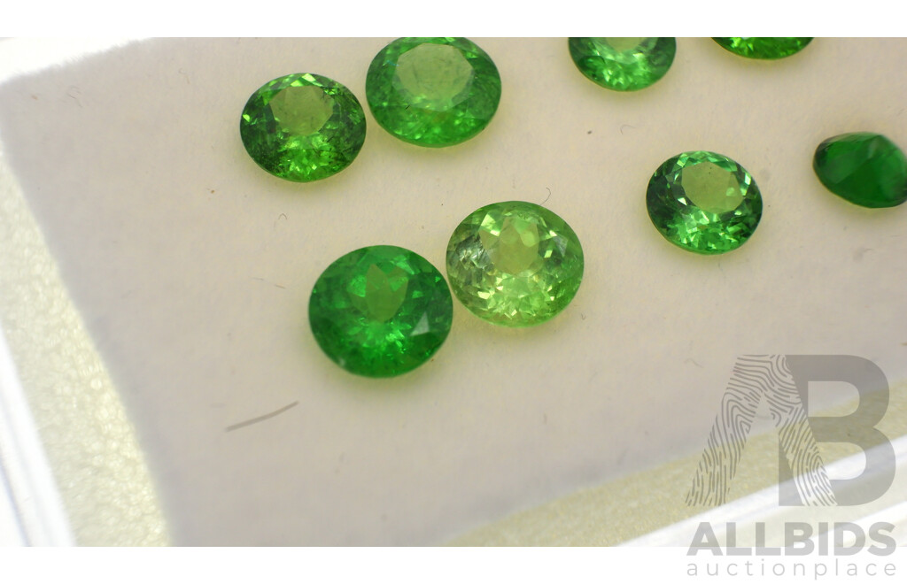 Tsavorite Green Garnets 6.40ct, (8) Round Brilliant Cut Unset Gemstones