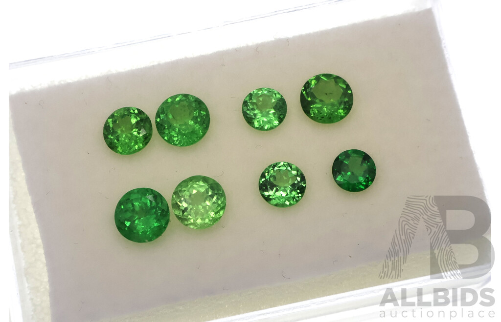 Tsavorite Green Garnets 6.40ct, (8) Round Brilliant Cut Unset Gemstones