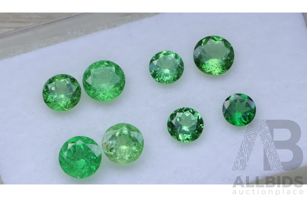 Tsavorite Green Garnets 6.40ct, (8) Round Brilliant Cut Unset Gemstones