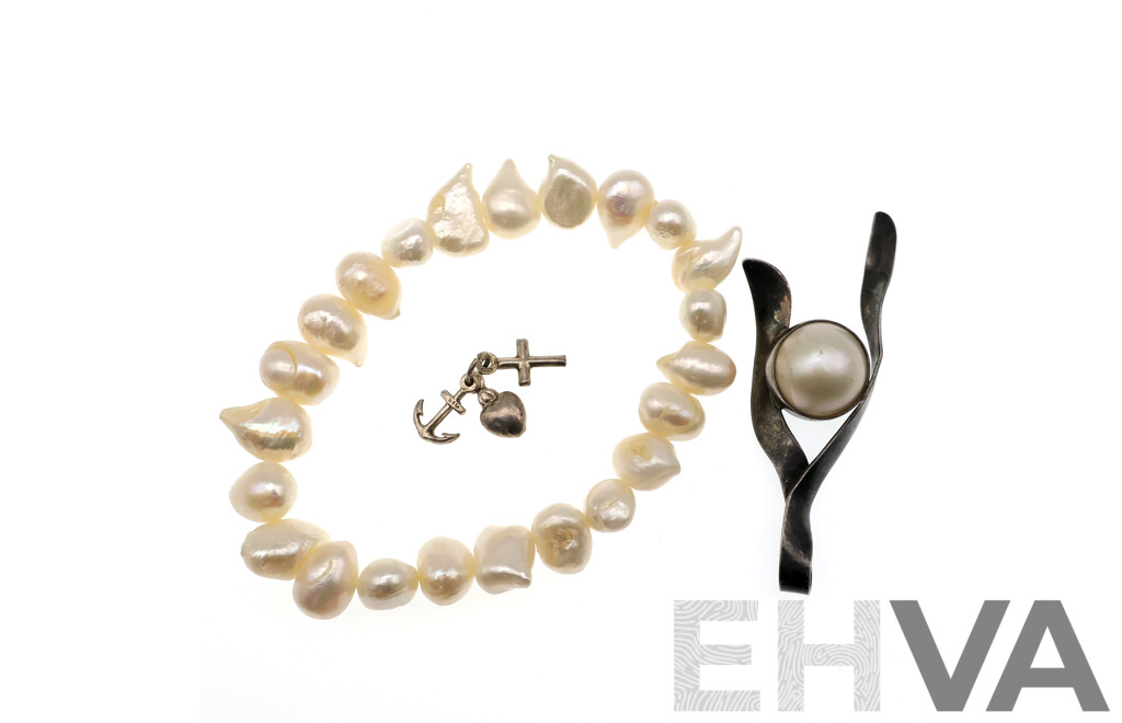 Baroque Freshwater Cultured Pearl Stretch Bracelet with Sterling Silver Mabe Pearl Pendant & Faith Hope & Charity 925 Charm