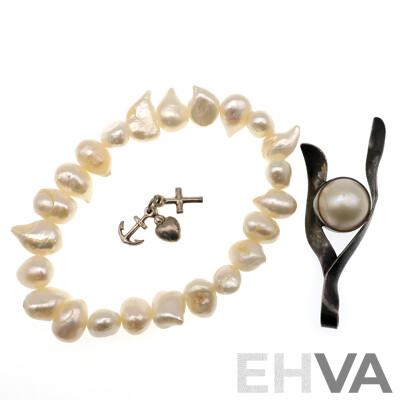 Baroque Freshwater Cultured Pearl Stretch Bracelet with Sterling Silver Mabe Pearl Pendant & Faith Hope & Charity 925 Charm