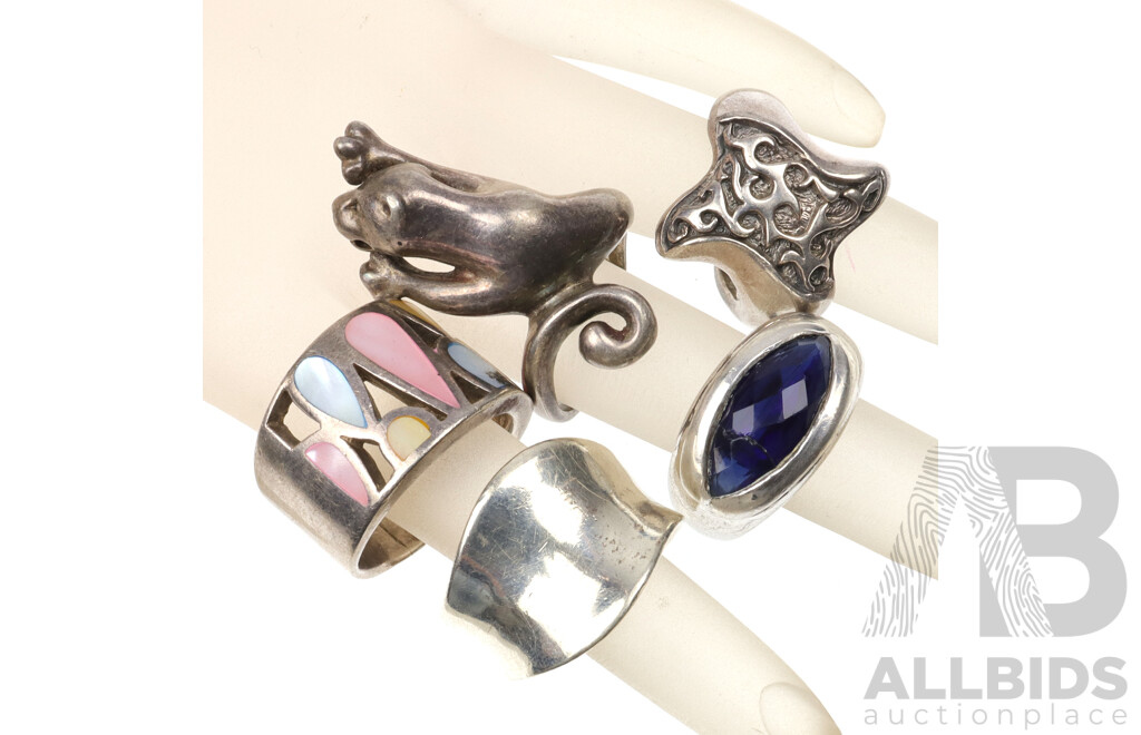 Sterling Silver Vintage Collection of Five Rings Including Unusual Possum Ring, 42.91 Grams