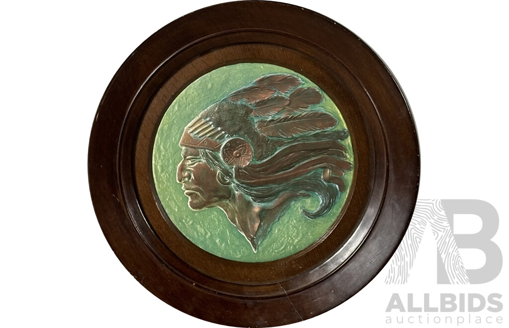 Native North American Indian Chief Shadow Portait, Handpainted Imprint on Card, Unmarked Plaque in Round Wooden Frame, 38 x 38 cm (frame)