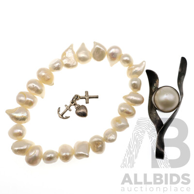 Baroque Freshwater Cultured Pearl Stretch Bracelet with Sterling Silver Mabe Pearl Pendant & Faith Hope & Charity 925 Charm