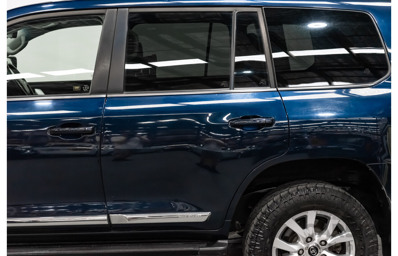 6/2019 Toyota Landcruiser Sahara (4x4) VDJ200R MY19 4d Wagon Metallic Blue Turbo Diesel V8 4.5L