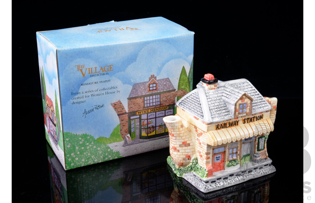 The Village Collectables Miniature Teapot in Original Box