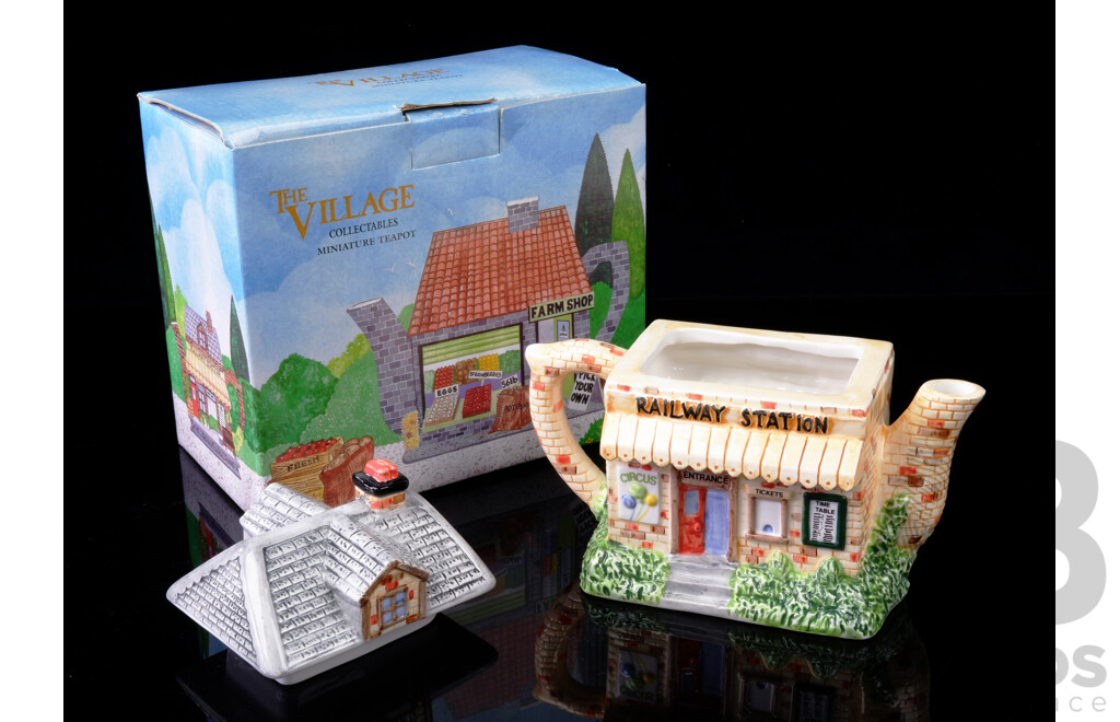 The Village Collectables Miniature Teapot in Original Box