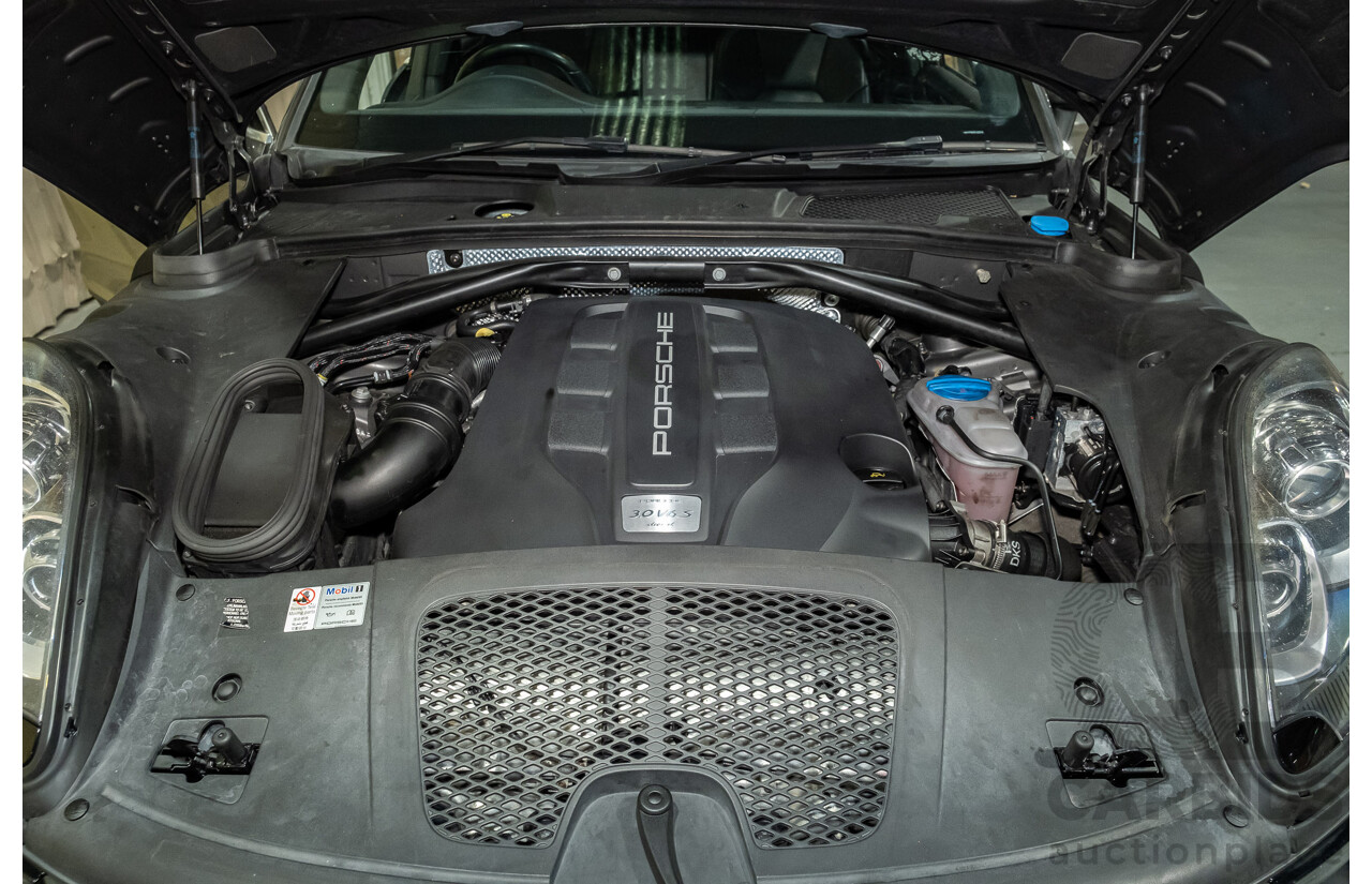 12/2014 Porsche Macan S Diesel MY15 4d Wagon Agate Grey Metallic Turbo Diesel V6 3.0L