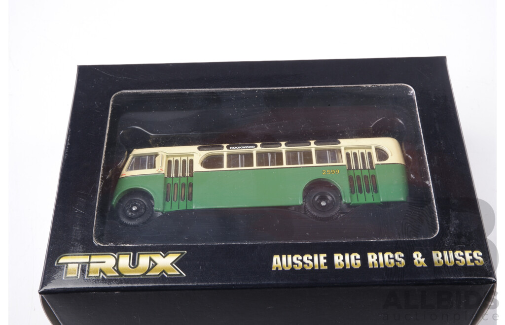 Trux Aussie Buses 1952 Leyland Tiger OPS2 Single Decker Bus - 1/76 Scale