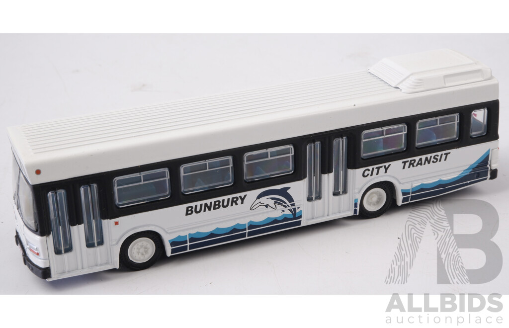 Trux Aussie Buses 1972 Leyland National 11.3 - 1/76 Scale