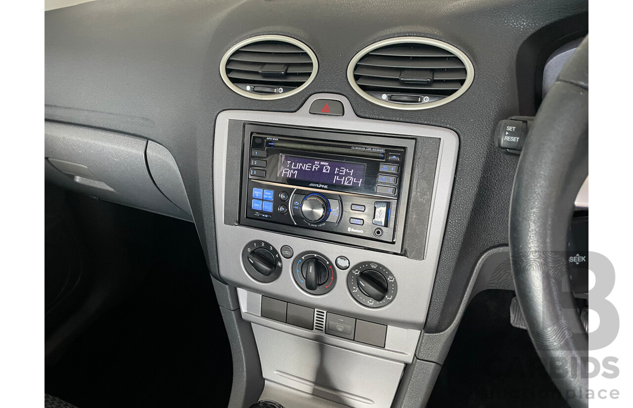 7/2006 Ford Focus Zetec LS 5d Hatchback Blue 2.0L