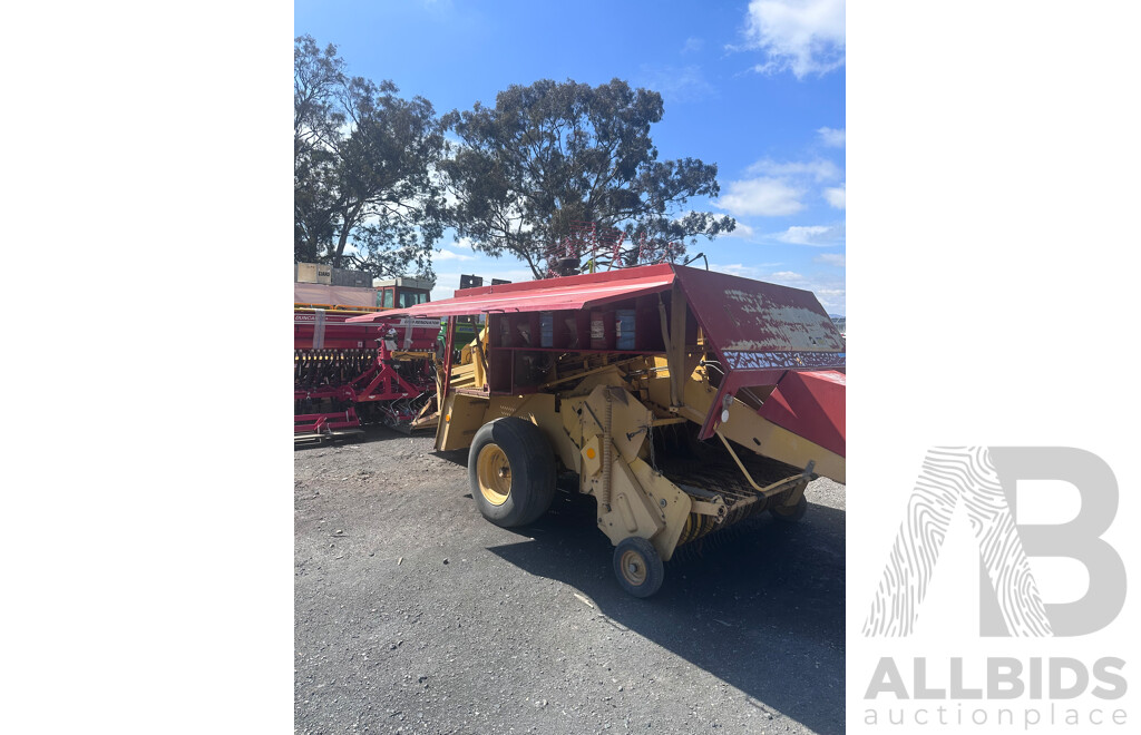 1994-96  Ford New Holland  D 1000 Hay Baler  B8210