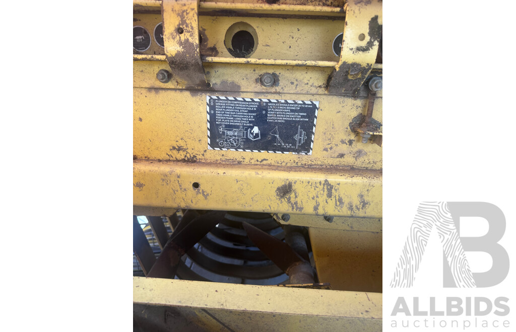 1994-96  Ford New Holland  D 1000 Hay Baler  B8210