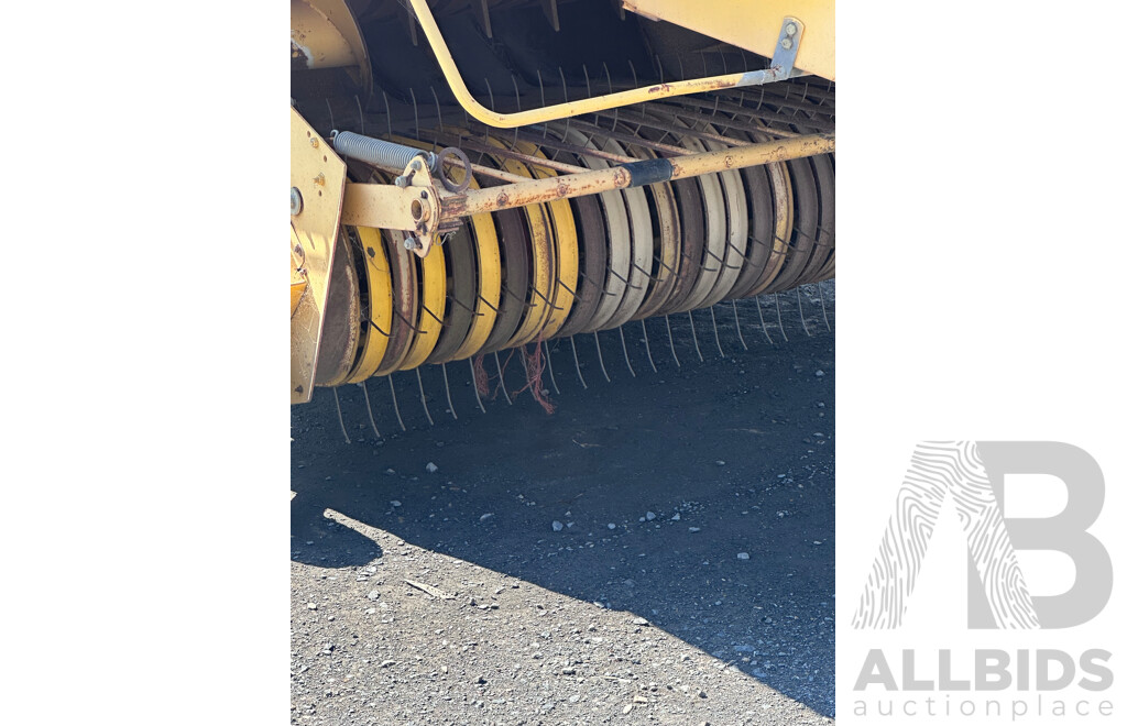 1994-96  Ford New Holland  D 1000 Hay Baler  B8210