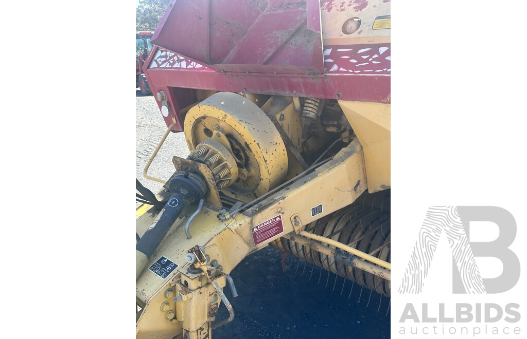 1994-96  Ford New Holland  D 1000 Hay Baler  B8210