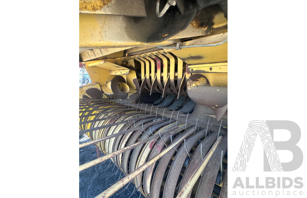 1994-96  Ford New Holland  D 1000 Hay Baler  B8210