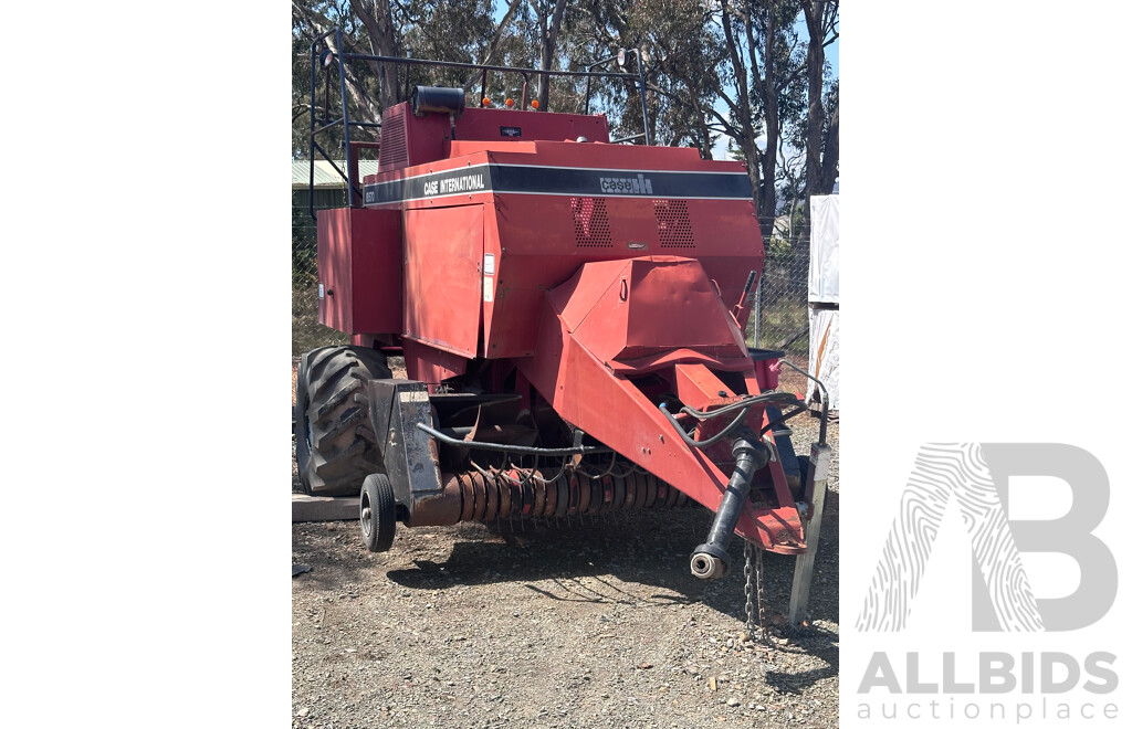 1994 Case International 8570 Hay Baler 900x900