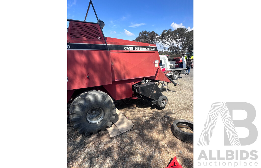 1994 Case International 8570 Hay Baler 900x900