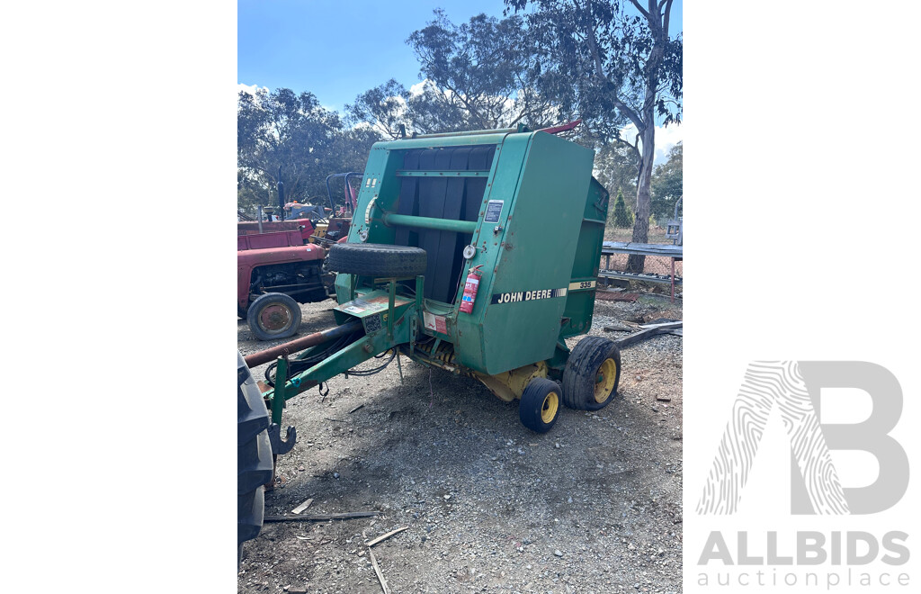 2000 John Deere 335  4 X 4 Hay Baler