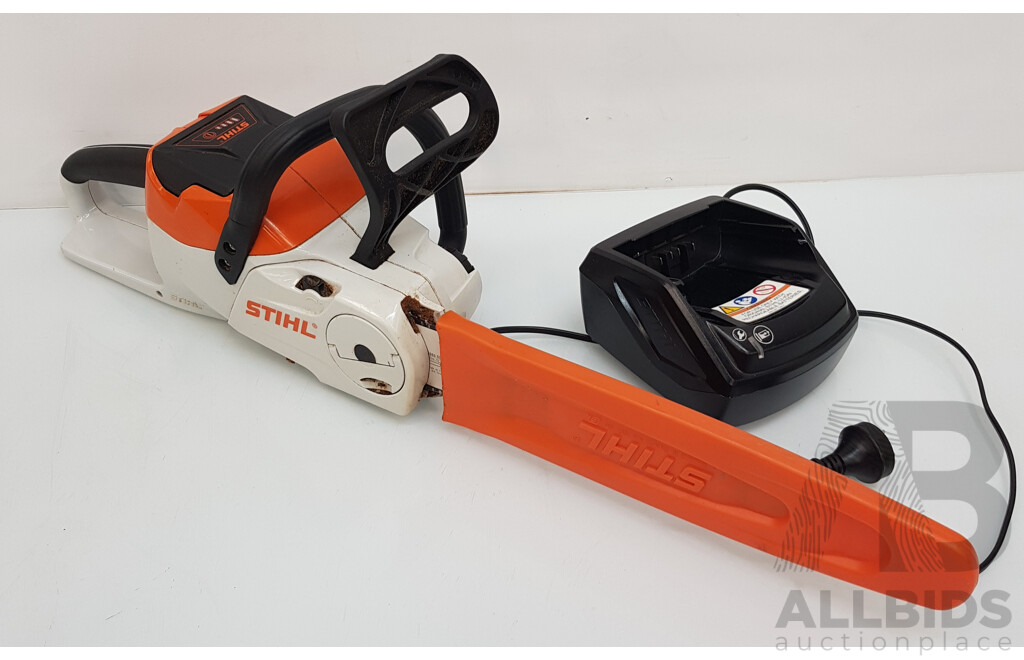 STIHL MSA 120-C Chainsaw with Battery Charger