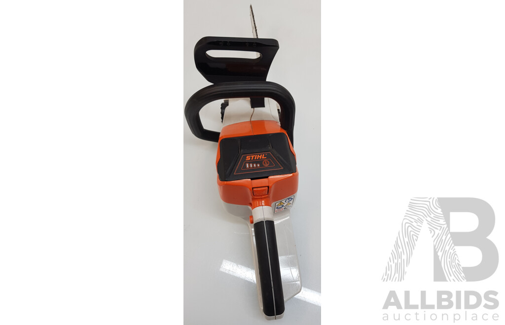 STIHL MSA 120-C Chainsaw with Battery Charger