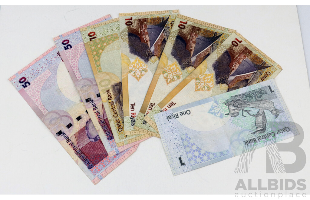 Collection of Qatar Paper Bank Notes