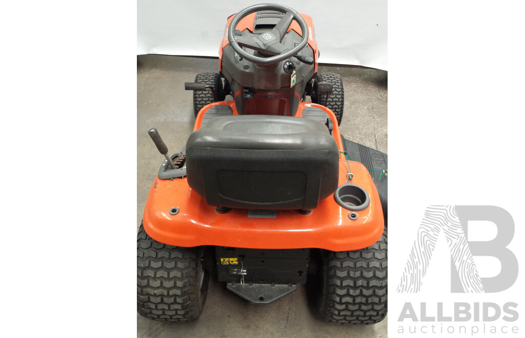 2015 Husqvarna TS138 500cc Lawn Tractor with Ramps